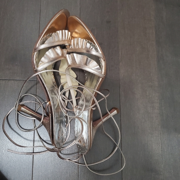 Bcbgmaxazria Shaft Rose Gold Ruffle sandal - Picture 2 of 7